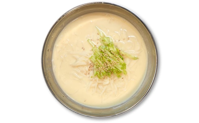 Nudler i kold sojabønnesuppe 1
