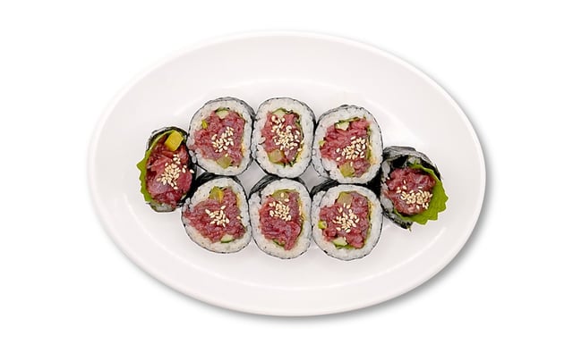 Rolo de algas marinhas com tártaro de carne de vaca 1