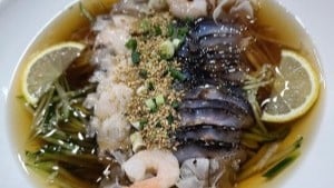 ยำเป๋าฮื้อและเยื่อหอยเป๋าฮื้อ 1