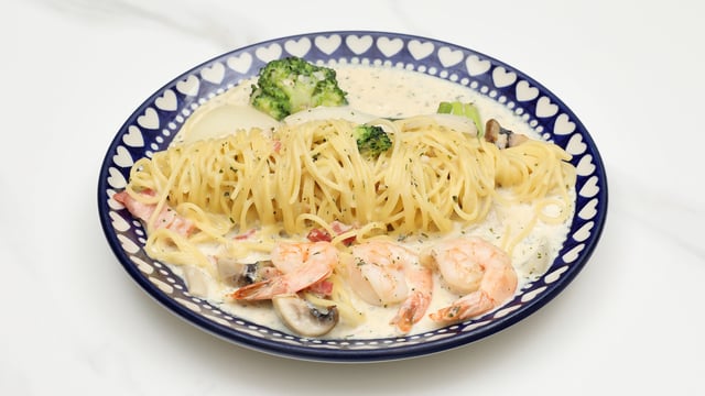 Pasta alla panna con pancetta e gamberetti 1