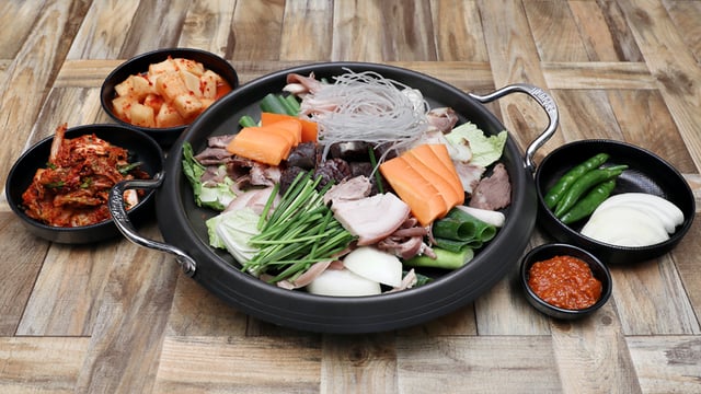 Stuffed Korean Sausage Hot Pot 1