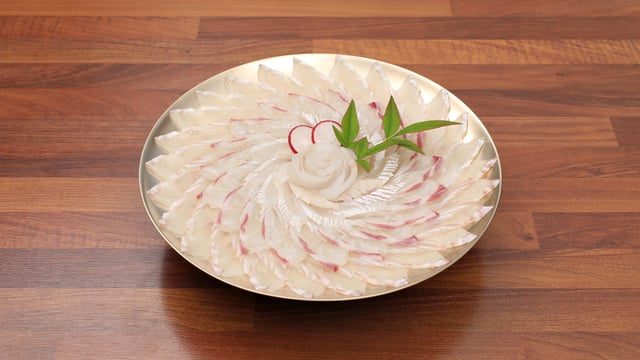 Menu fisso di pesce crudo a fette assortite 2