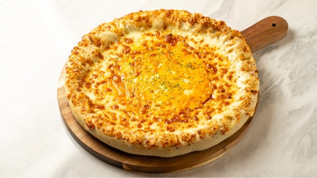 Mozzarella sūrio pica 1