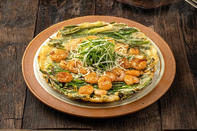 Crispy Seafood and Green Onion Pancake 1