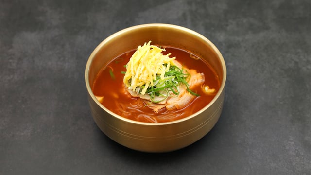 Zuppa piccante di ossa di maiale 1