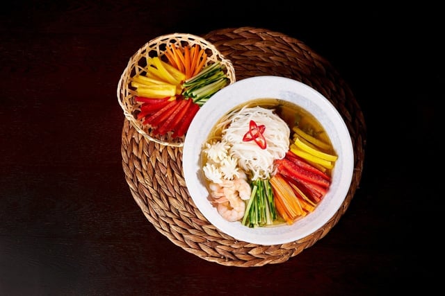 Vietnamese-style Cold Rice Noodle Soup 1