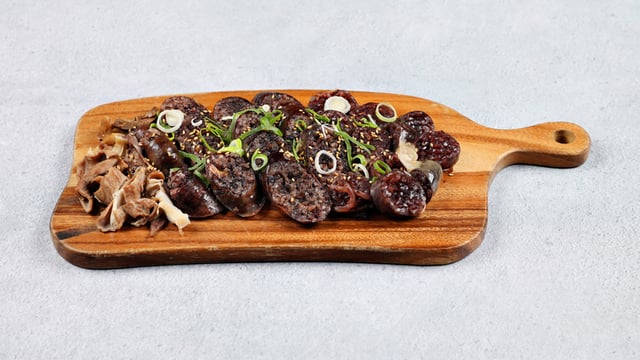 Assorted Jeju Black Pork Stuffed Sausage 1