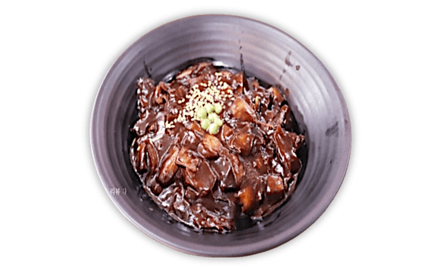 Tagliatelle in salsa di fagioli neri 1