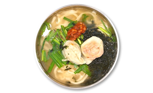 ก๋วยเตี๋ยวเส้นสดทำมือพร้อมเกี๊ยว 1
