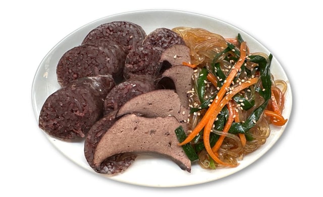 Stuffed Korean Sausage + Glass Noodles with Vegetables 1