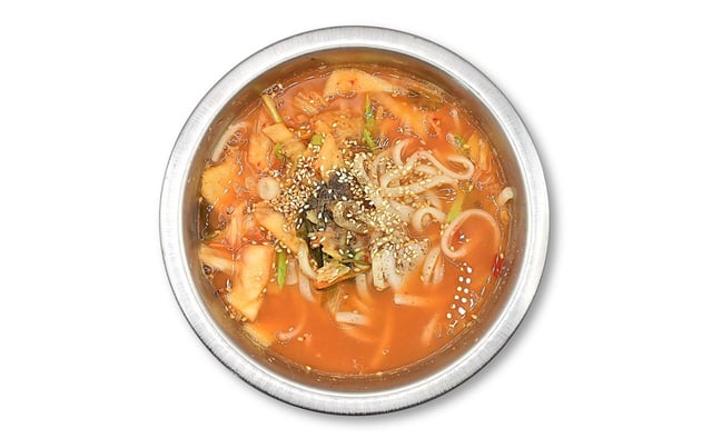 Pikantní nudlová polévka Kimchi 1