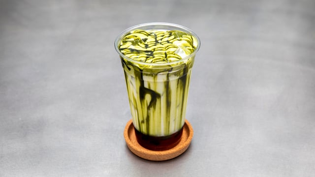 Strawberry Matcha Latte 1
