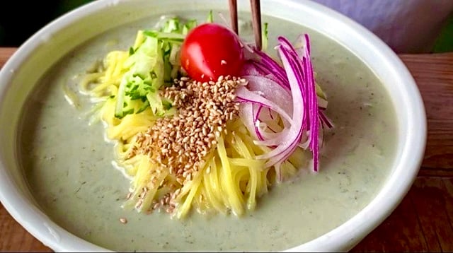 Noodles in Cold Black Soybean Soup 1