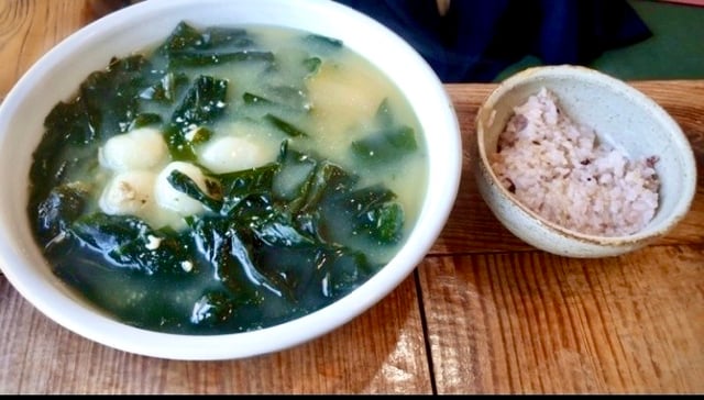 Hand-pulled Sticky Rice Dough Soup with Perilla Seed 1