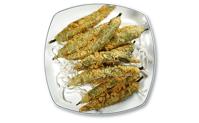 Peperone verde fritto con ripieno di pesce persico 1