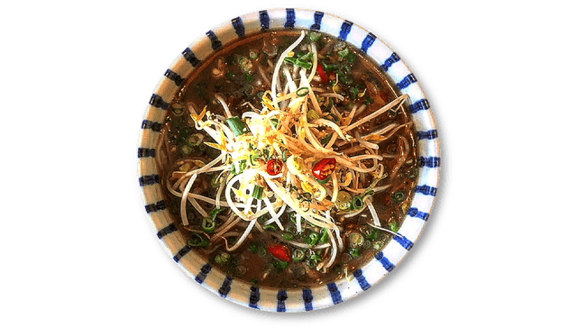 Sopa de fideos de arroz con ternera 1