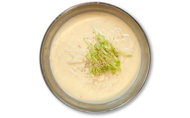 Noodles in Cold Soybean Soup 1