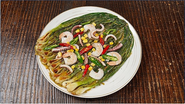 Panqueca de chá verde e marisco com cebolas verdes 1