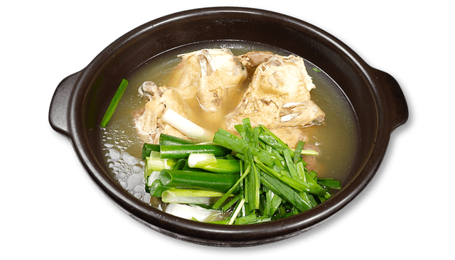 Ganze koreanische Hühnersuppe mit Heilkräutern 1
