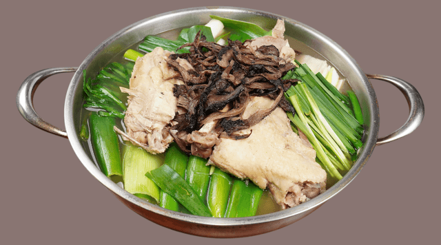 Zuppa di pollo intero con funghi “riccio a scaglie” 1