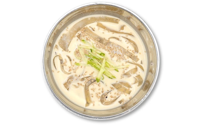 Agar-agar Seaweed Jelly in Cold Soybean Soup 1