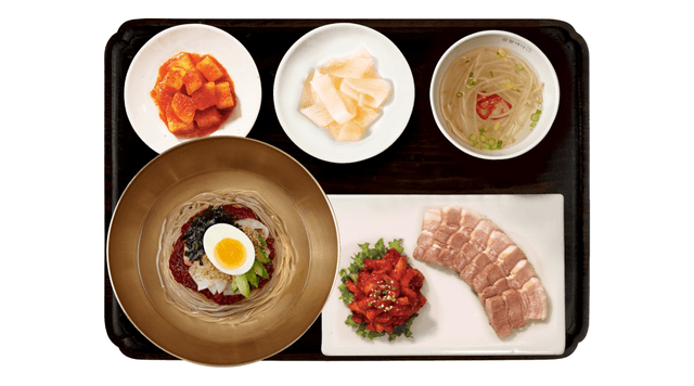 비빔막국수 보쌈반상 1