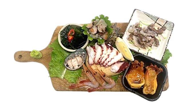Verschiedene rohe Meeresfrüchte (kleiner Teller) 1