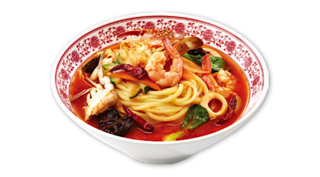Spicy Beef Brisket and Seafood Noodle Soup 1