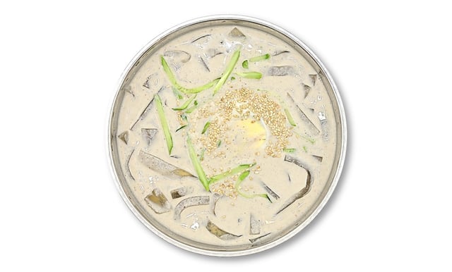 Agar-agar Seaweed Jelly in Cold Soybean Soup 1