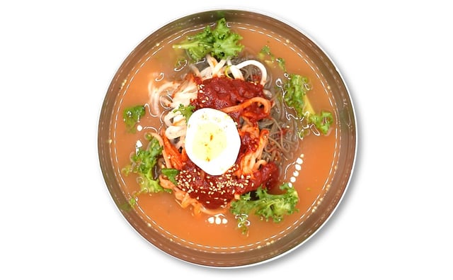 บะหมี่บัควีทในน้ำซุปเย็น 1