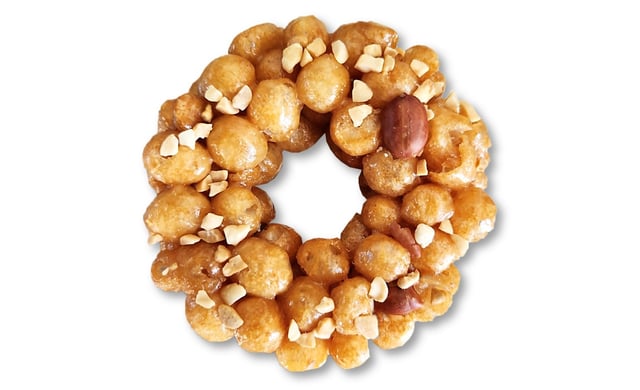 Donut-shaped Sweet Rice Puffs Snack with Nuts 1