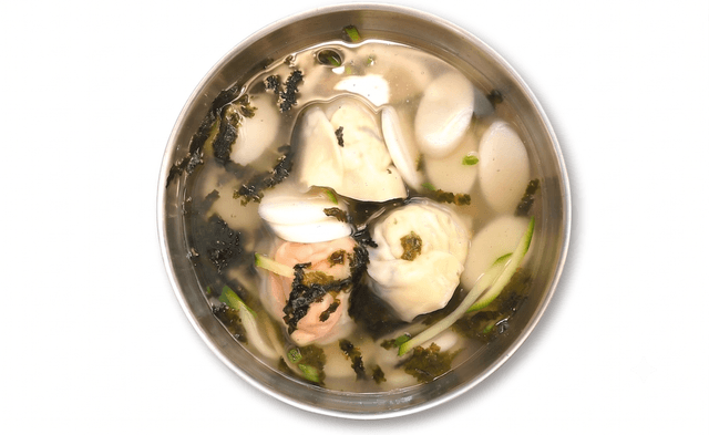 Sliced Rice Cake and Dumpling Soup 1