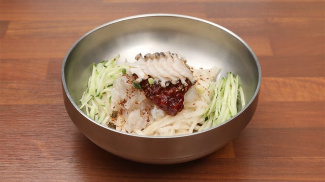 Sliced Raw Ridged-eye Flounder in Cold Broth 1
