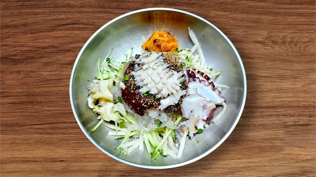 Special Sliced Raw Fish in Cold Broth 1