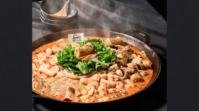 Täidisega Korea vorst, peensooled ja krevetid Hot Pot 1