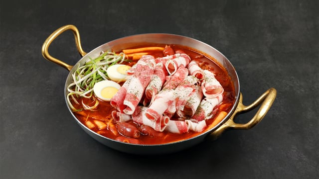 Tteokbokki z mostkiem wołowym 1