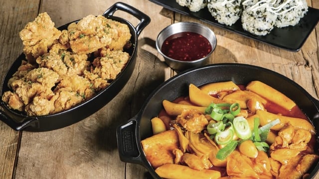 Menu de Frango Picante e Bolo de Arroz em Palitos 1