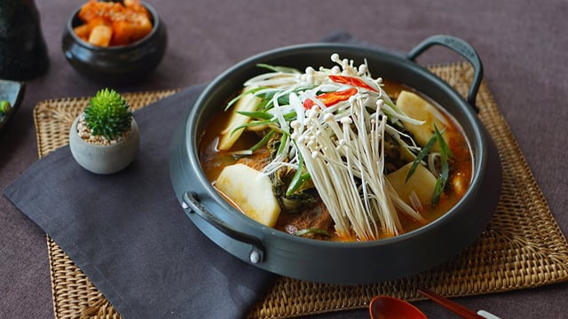 Whole Pork Backbone Stew 1