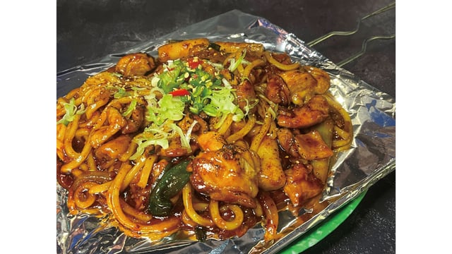 Charcoal-grilled Chicken + Spicy Stir-fried Udon 1