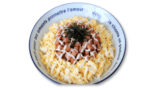 Spam y mayonesa sobre arroz al vapor 1