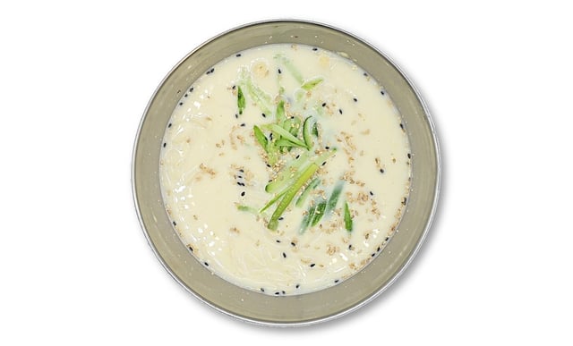 Nudler i kold sojabønnesuppe 1