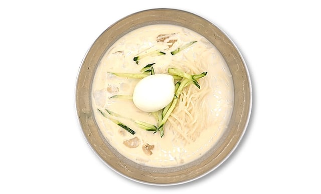 Noodles in Cold Soybean Soup 1