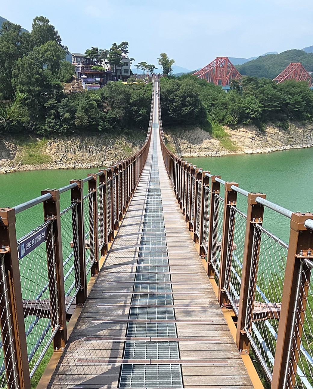 옥순봉을 가장 가까이서 볼 수 있는 출렁다리 2