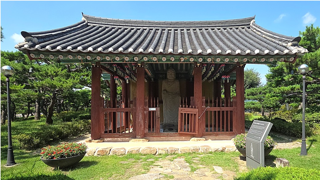 제천 물태리 석조여래입상